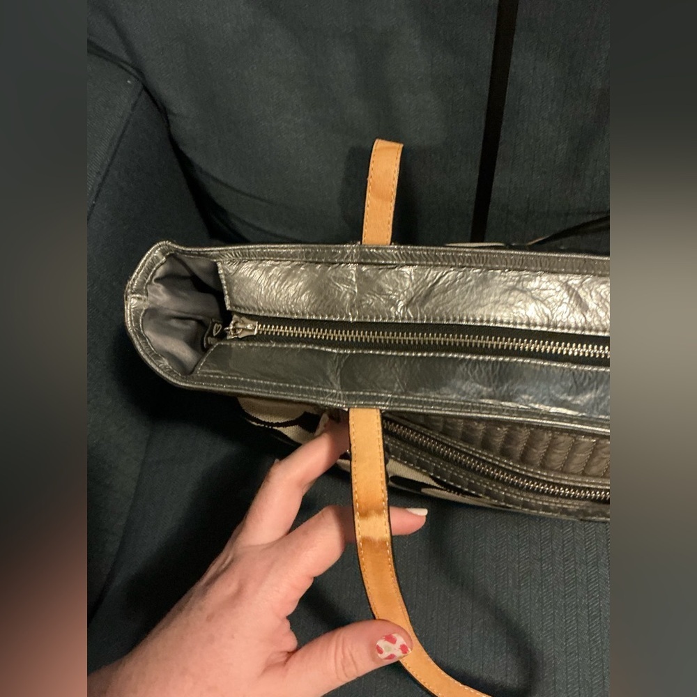 Coach‎ G1176-18676 Silver and Black Tote Bag with Signature Style - Picture 6 of 14